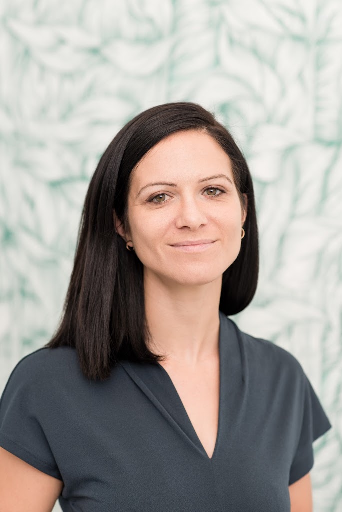 Dr. Isabella Franke