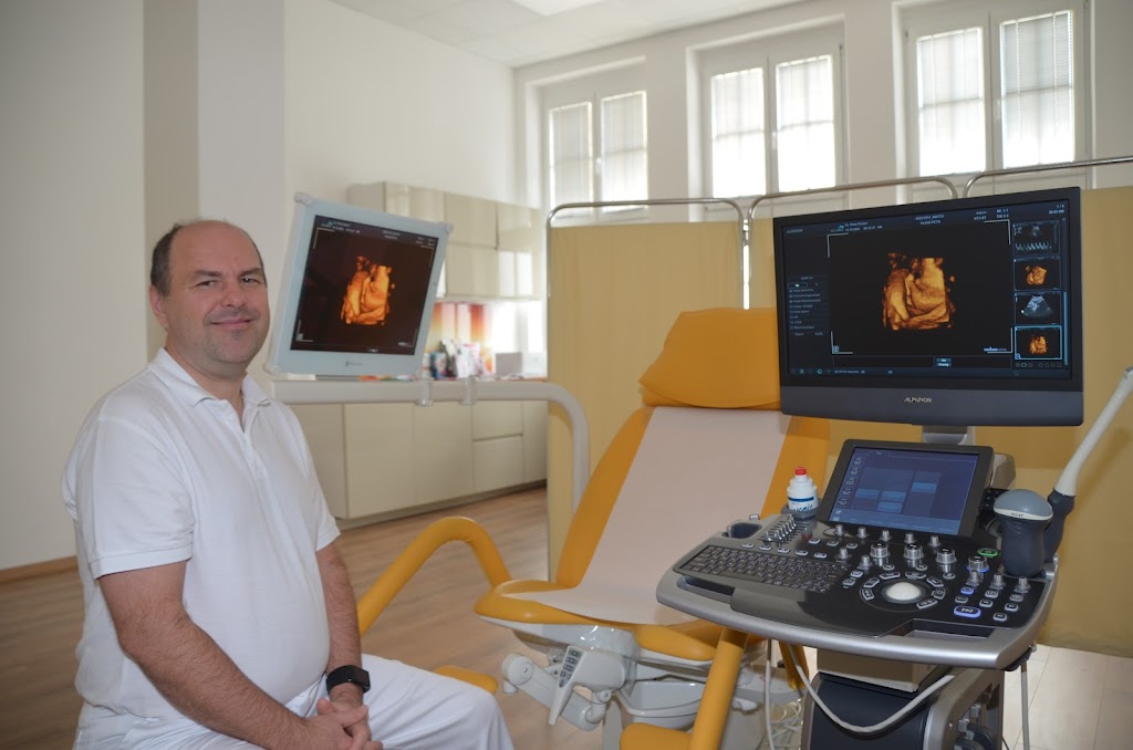 Dr. Peter Eszlari