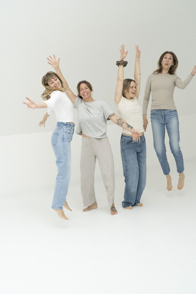 INSYNC CLUB - Soul Food + Yoga + Naïve Art + Community