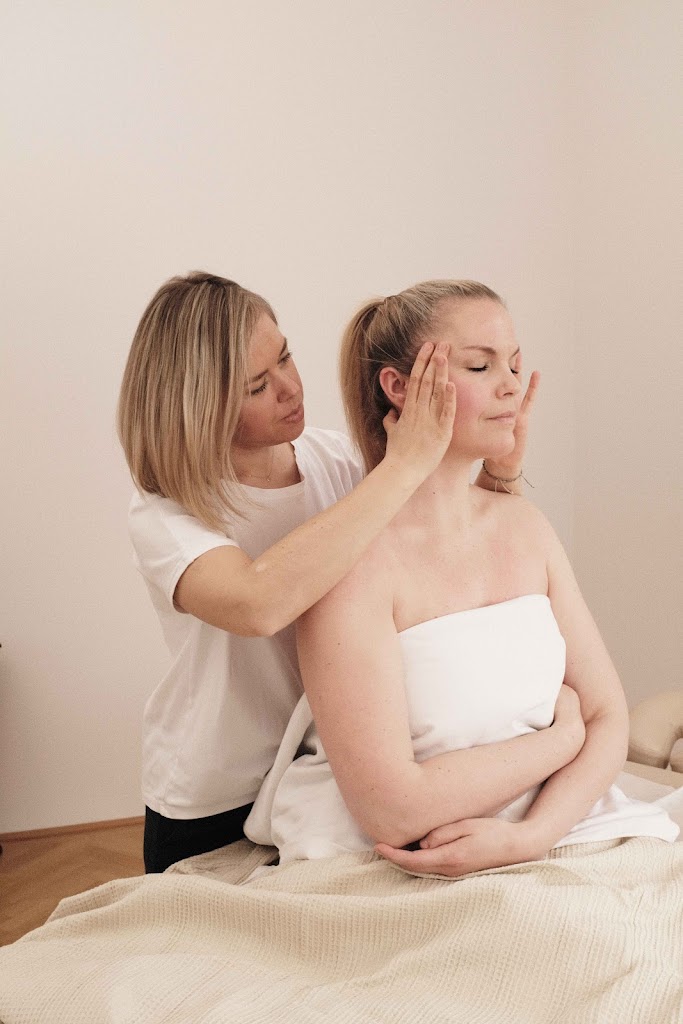 Laura Haschek- Praxis für TCM & Tuina