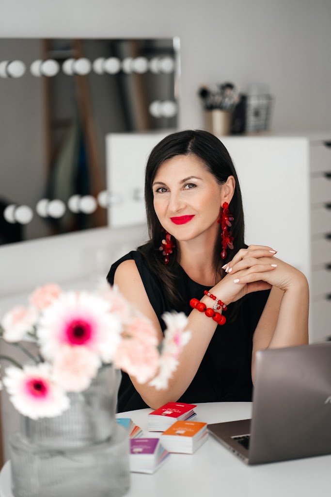 Stilzone - Lesya Radon- Visagistin, Farbberatung, Stilberatung, Make-up Linz Stilzone - Lesya Radon- Visagistin, Farbberatung, Stilberatung, Make-up Linz